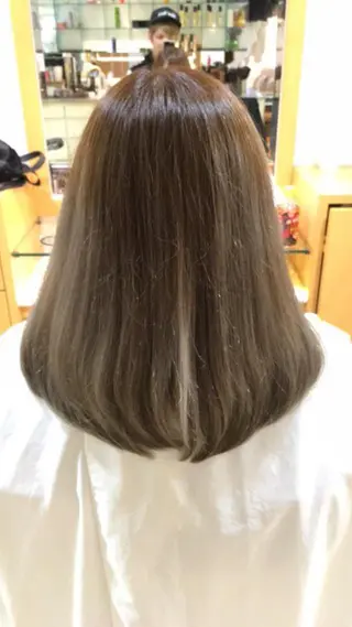 ミディアム セミロング カラー 🐝肥田 しょーと🐝のヘアスタイル