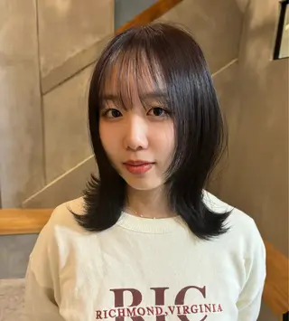 ミディアム カラー 小西 萌々香のヘアスタイル