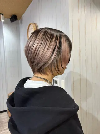 ショート カラー Oahu所属・リト /渋谷/ハイトーンのヘアスタイル