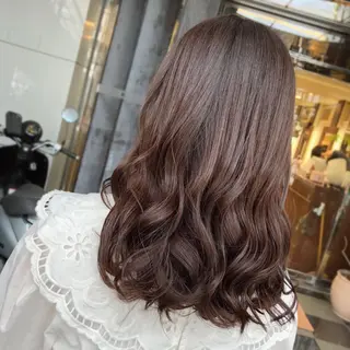 ミディアム カラー 山崎 絵莉香のヘアスタイル