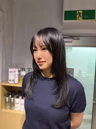 セミロング カラー NANAMI🩵 大人可愛い韓国ヘアのヘアスタイル