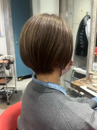 ショート カラー 駅チカ【ali'i】 アリイ花崎友美☘のヘアスタイル