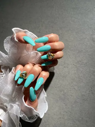 ネイル I-nailロング /ワンホン/キラキラのネイルデザイン