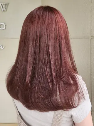 ロング カラー 安達まい/ インナーカラー◎のヘアスタイル