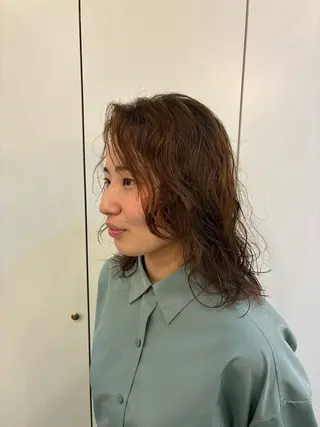 ミディアム パーマ aen parlor所属・💐レイヤー/ 暖色/りゅーき💐のヘアスタイル