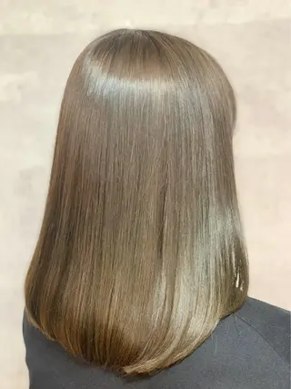 セミロング SALOWIN心斎橋Suite店所属・ブリーチ毛にもできる 縮毛矯正|鷹司郎のヘアスタイル