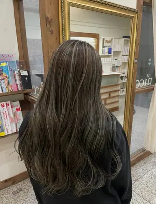 ロング veretta.所属・レイヤーカット・水素 松井山手　齊藤　興のヘアスタイル