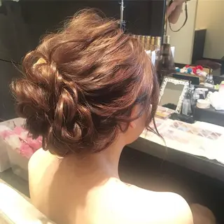 セミロング ヘアアレンジ ヘアアンドメイクムタ 新居のヘアスタイル