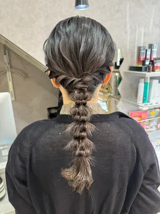 ヘアアレンジ Rio/ヘアセット/ ハイトーンカラーのヘアスタイル