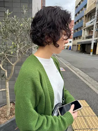 ショート パーマ (h)wim ウィムのヘアスタイル