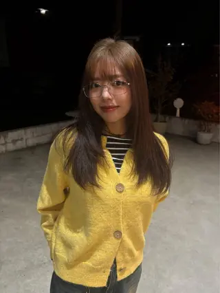 ロング カラー 伊藤 ゆいなのヘアスタイル