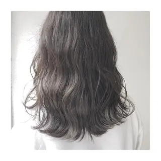 セミロング カラー 💚 nao💚のヘアスタイル