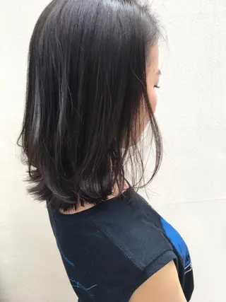 ミディアム カラー THE DAY所属・AKI HASHIMOTOのヘアスタイル