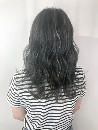 ロング AKANE 【zina新宿】のヘアスタイル