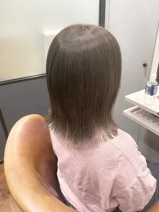 ミディアム カラー 大川 美優のヘアスタイル