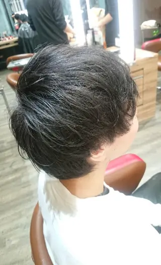 メンズ カラー パーマ ヘアアレンジ ブリーチ/ヘアケア/ 艶髪/イギチハルのヘアスタイル