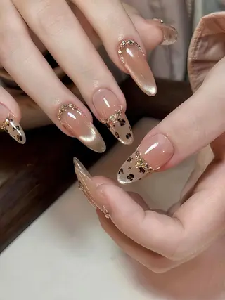 ネイル T. Leeのネイルデザイン