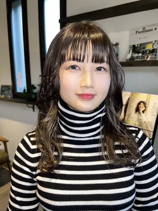 セミロング Riches by ENVY 西宮北口【リシェス バイ エンヴィー】所属・カラーリスト IKUHOのヘアスタイル
