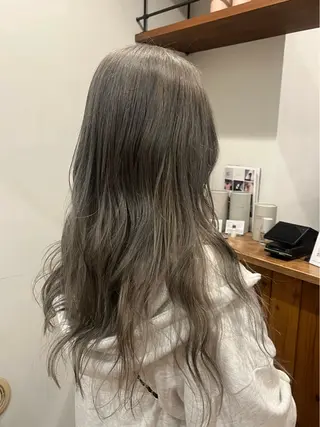 ロング china/ボブ ブリーチカラーのヘアスタイル