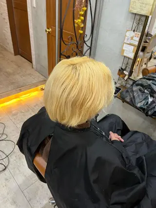 ショート カラー メンズ 艶髪/ハイトーン/ ヘアセット/モエノのヘアスタイル