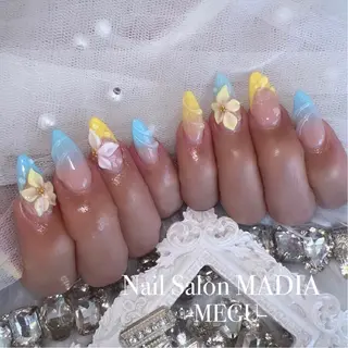 ネイル MADIA藤沢所属・MADIA MEGUのネイルデザイン