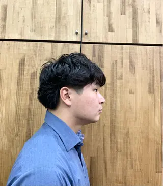 ミディアム パーマ メンズ 牧野 滉平のヘアスタイル