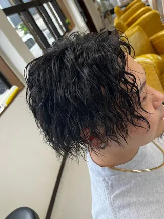 パーマ メンズ 峯 渉人のヘアスタイル