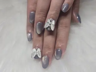 ミディアム LILY Salonのネイルデザイン