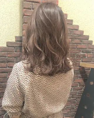 セミロング カラー nakahara madokaのヘアスタイル