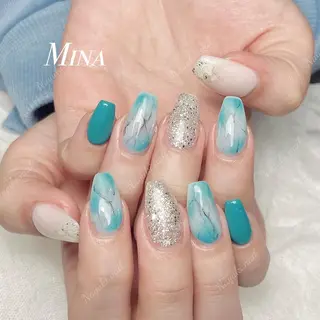 ネイル Queening 🦋のネイルデザイン
