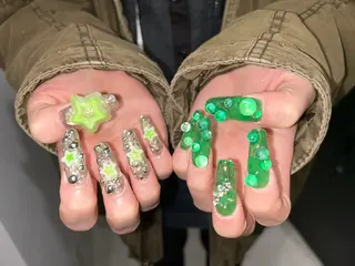 ネイル MARUCHU SAE👽のネイルデザイン