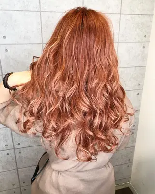 セミロング カラー 西本 夏美のヘアスタイル