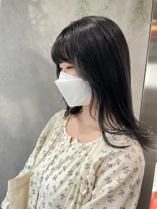 セミロング カラー ナチュラル透明感🌱 小山美樹子のヘアスタイル