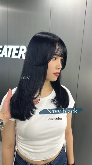 ロング カラー 暗髪🩶ラベンダー/ ブルー/ユウナ🤍のヘアスタイル