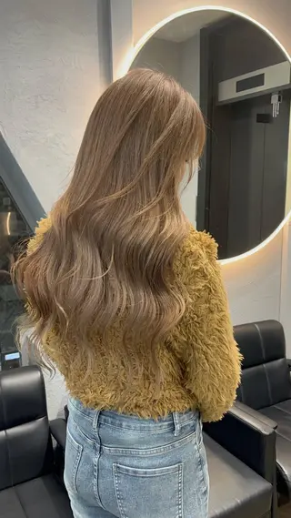 ミディアム カラー dao/ミルクティー /ブラウン/ブロンドのヘアスタイル