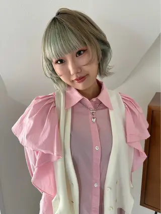 カラー ハイトーン縮毛/暖色 なーな🎀🤍のヘアスタイル