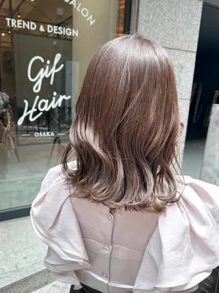 セミロング カラー ノイシキ サキのヘアスタイル