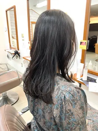 セミロング サトウ リョウのヘアスタイル