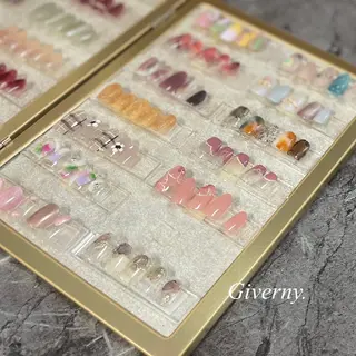 ネイル Giverny .のネイルデザイン