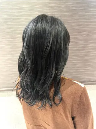 セミロング カラー 森 亜紗美のヘアスタイル