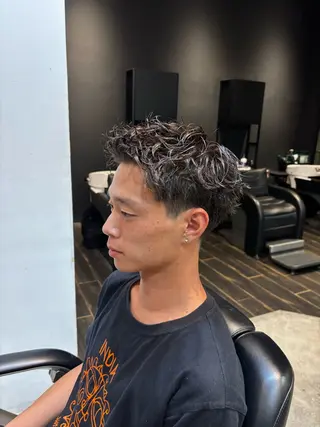 ショート パーマ メンズ クオンヒール堺筋本町店所属・津田 陽向のヘアスタイル