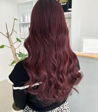ロング カドムラ モエのヘアスタイル