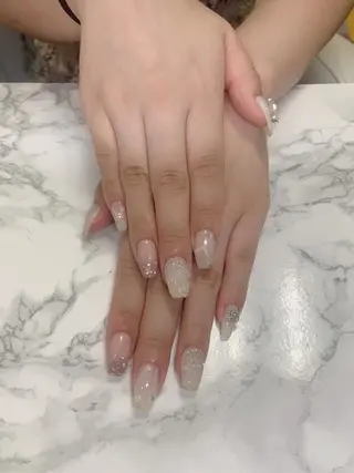 ネイル はな💎ネイル ワンホン、長さ出しのネイルデザイン