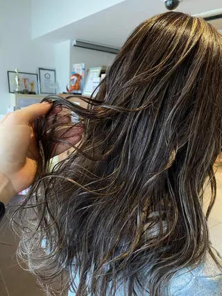 セミロング カラー 透明感カラーブリーチ 🌼シゲモトアヤ🌼のヘアスタイル