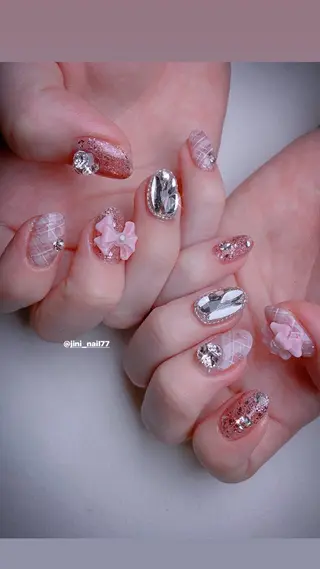 ネイル JINI NAIL所属・ジニ ネイルのネイルデザイン