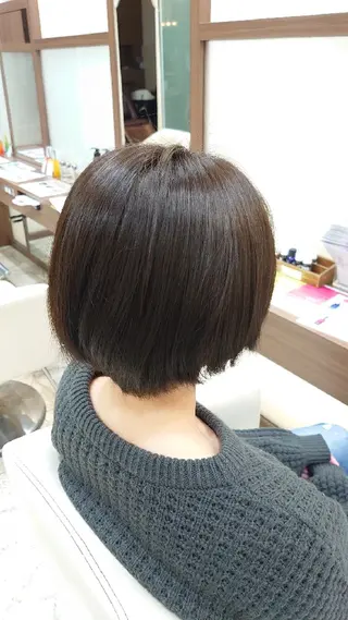 ショート カラー 丁寧なカットが評判！ 生駒富雄☆丸上のヘアスタイル