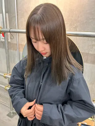 セミロング カラー 江坂/ 上垣美月のヘアスタイル