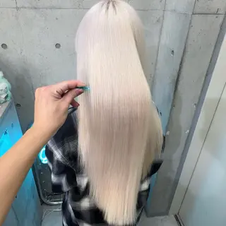 セミロング カラー ✨ブリーチ支持No1 複雑履歴修正/舘岡のヘアスタイル