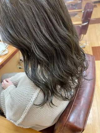 セミロング 丸山 亜加理のヘアスタイル