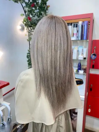 セミロング ゆぴ☾‪/推しカラー /ハイトーンのヘアスタイル